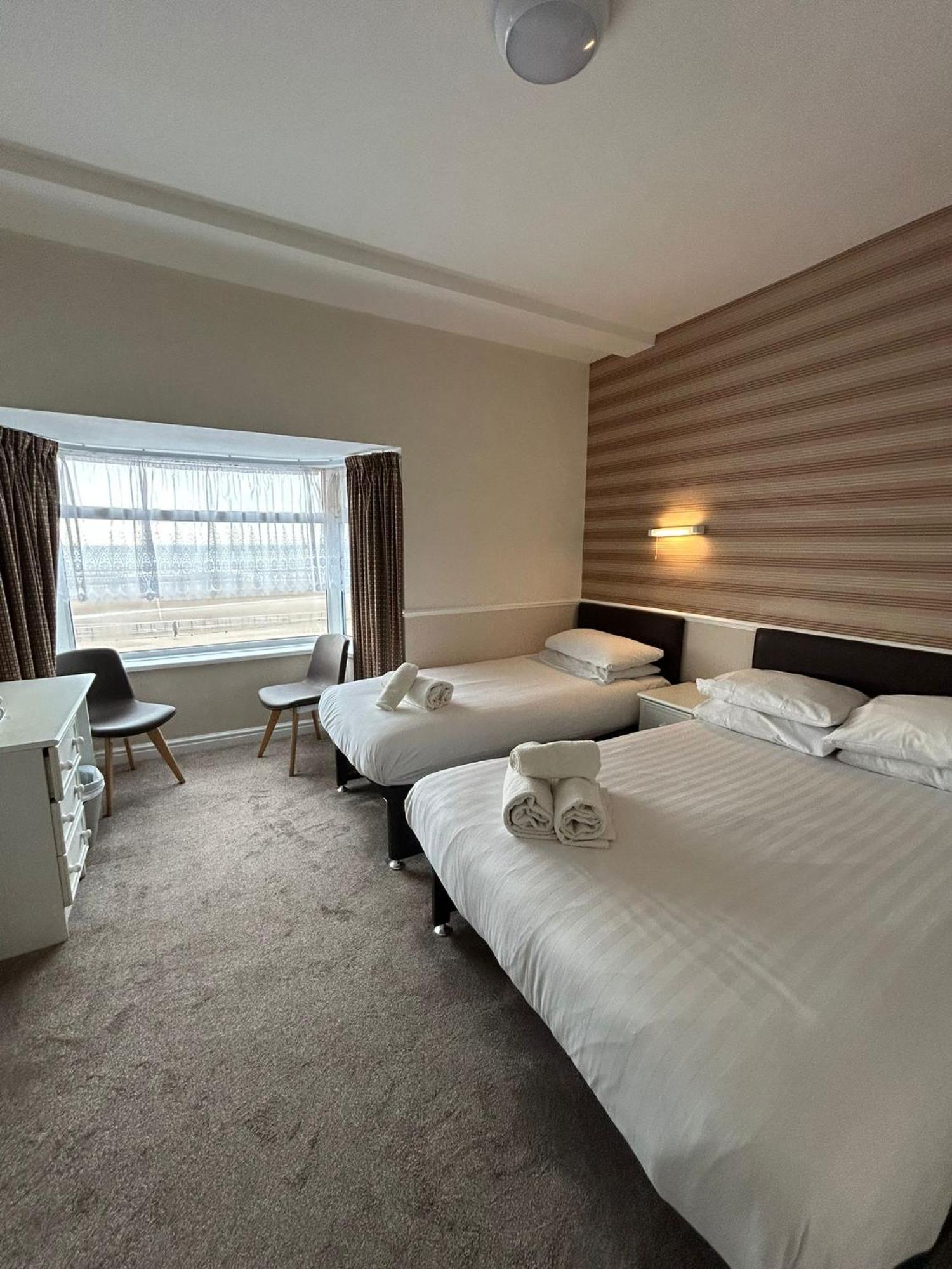 Lyndene Hotel Blackpool Eksteriør billede